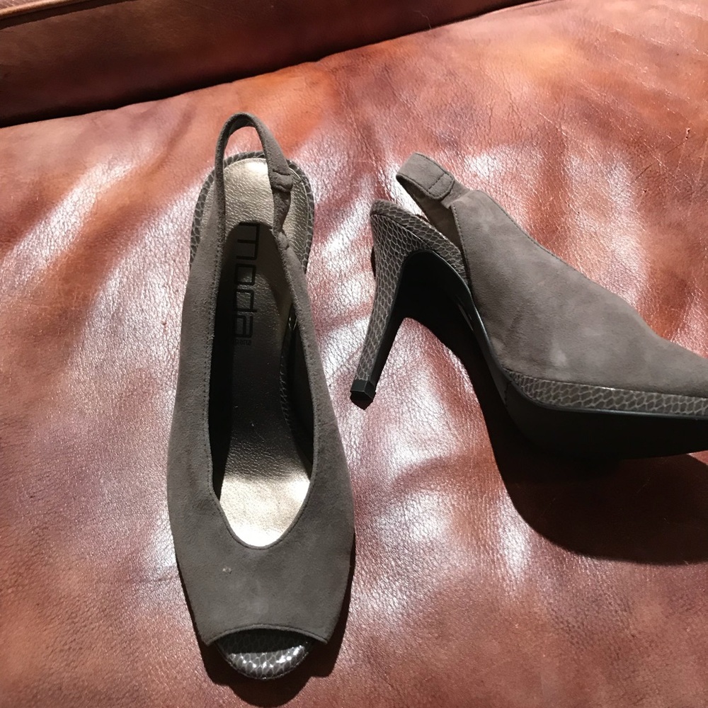 Moda Shoes - Picture 2 of 6